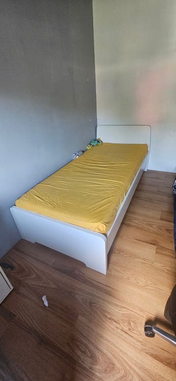 GRATIS af te halen. 1-persoons bed 90x 200