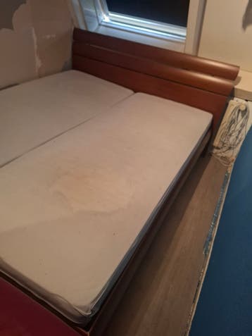 2-persoons bed 200x160cm met matrassen - GRATIS AFHALEN!