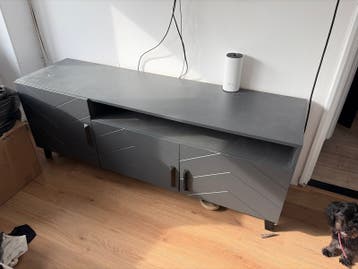 TV-meubel/dressoir gratis