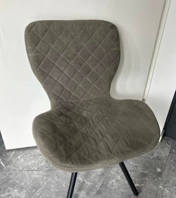 Set van 4 gebruikte stoelen - gratis af te halen