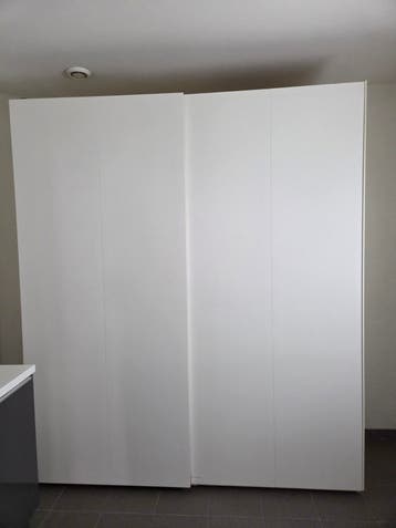 Ikea kast met schuifdeuren en planken - gratis af te halen