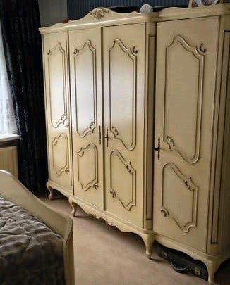 Klassiek 2 persoonSlaapkamer: Bed, Nachtkastjes, Kledingkast
