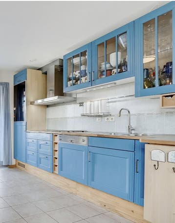 GRATIS - Keuken met vrijwel nieuwe apparatuur