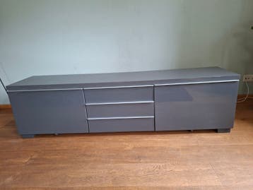 Gratis: tv-meubel - 180x40x49 cm
