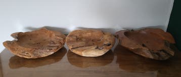 Gratis ophalen! 3 teak houten schalen 1 gelakt. Is in geboor
