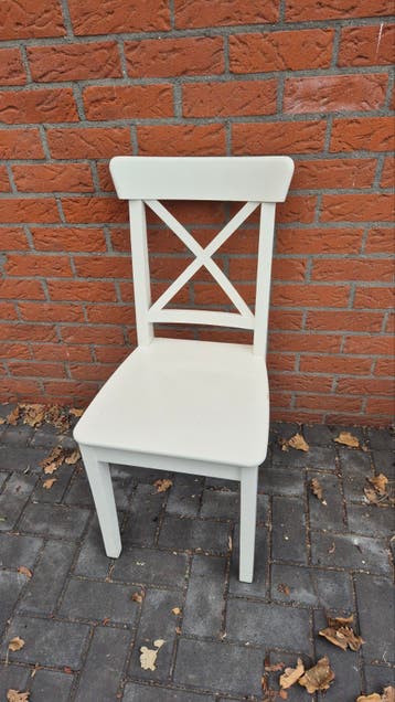 Witte houten Ikea stoel