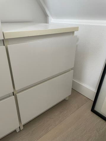 Gratis: IKEA Malm nachtkastje met twee lades