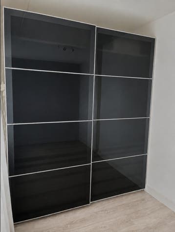 IKEA PAX schuifdeuren met zwart glas en aluminium