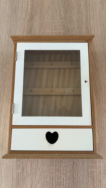 Houten sleutelkastje met lade