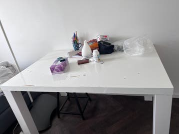 Gratis Tafel en Vloerlamp/ Free table and Floorlamp