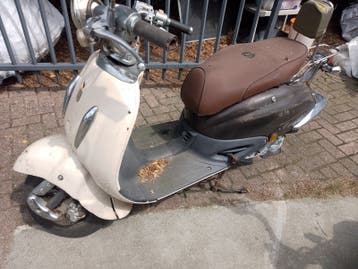 GRATIS 2 scooters met kenteken
