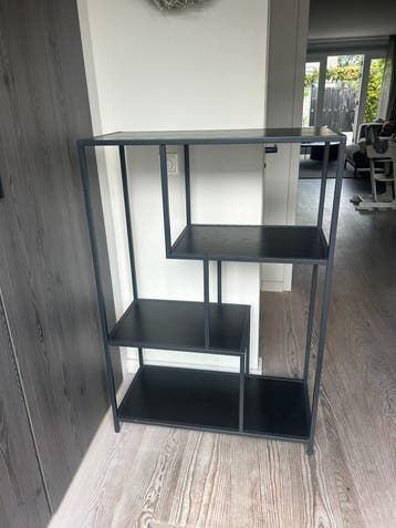 Vakkenkast zwart metaal/hout