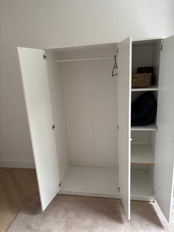 Gratis kleding kast