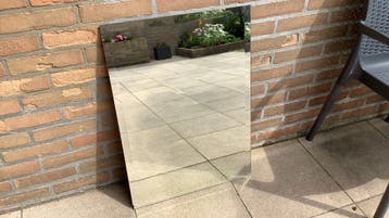 Gratis af te halen spiegel  70 bij 50 cm