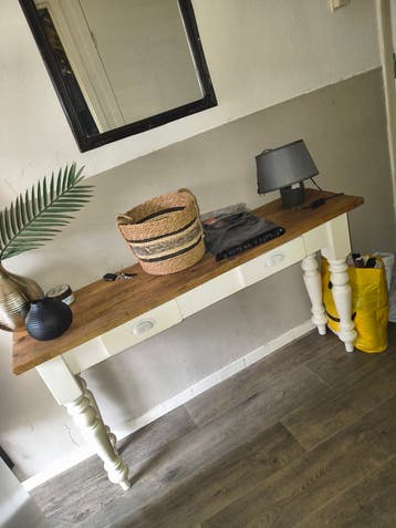 Gratis vanavond aftehalen , mooie sidetable