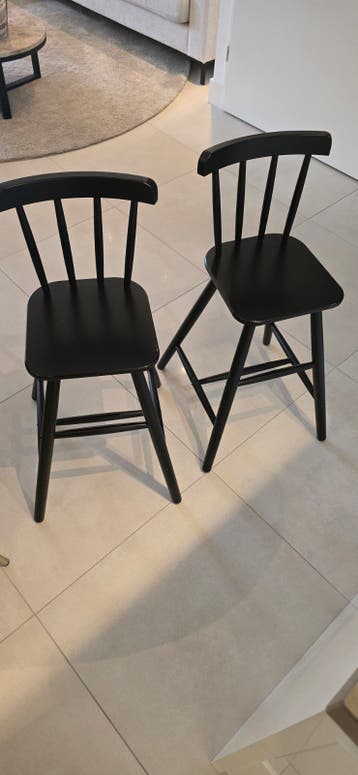 Set van 2 zwarte houten stoelen - Gebruikt