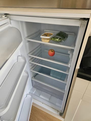 Glazen platen, plankjes en groentenla ve Ariston koelkast