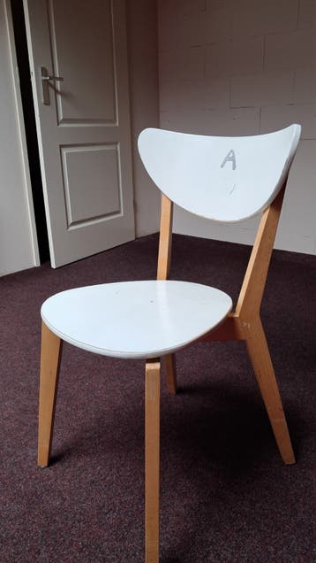 4 eetkamerstoelen, gratis op te halen