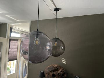 Hanglampen glazen bol 2 stuks Diameter is 40 cm