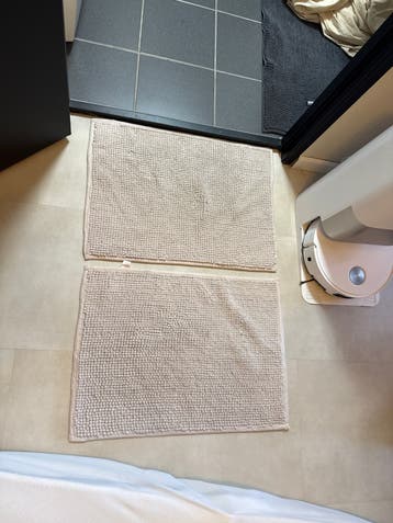 Set van 2 zachte badmatten - Beige