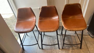 Gratis: 3 Dutchbone Franky barkrukken