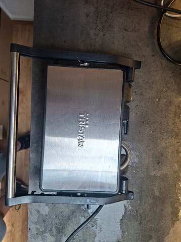Tristar contact grill and Tefal filter coffee maker