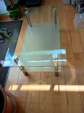 Gratis glazen salontafel of tv-meubel