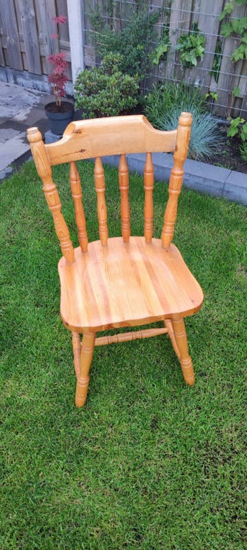 Houten stoelen 3 stuks gratis ophalen