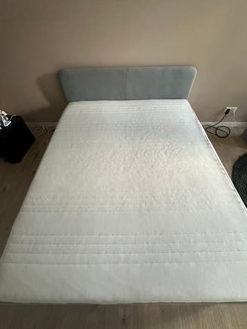 Queen Bed + Mattress