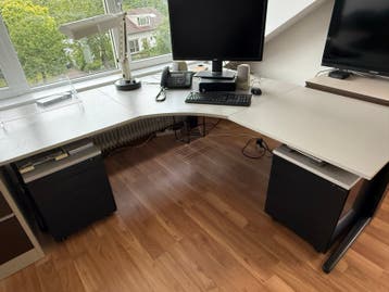 Bureautafel incl twee onderkastjes