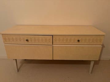 Vintage slaapkamer dressoir met spiegel en nachtkastje