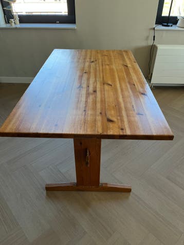Gratis: Grenen eettafel