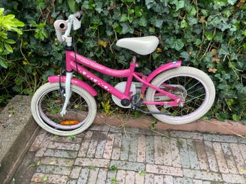 Roze kinderfiets - Nieuwe voorband nodig, verder prima!