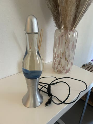Lavamp met Blauwe Vloeistof