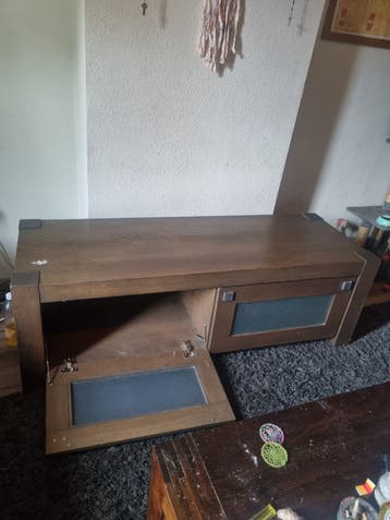 Houten TV-kast met deurtjes - Ophalen in Geats