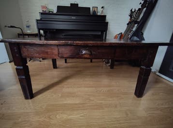 Robuuste houten tafel met lade - 123x77.5x48 cm