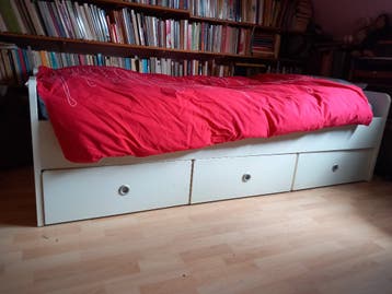 1 persoons bed met 3 laden
