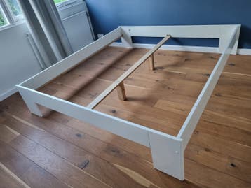 Bed frame 180x200 | gratis