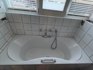 GRATIS AF TE HALEN, inbouw badkuip