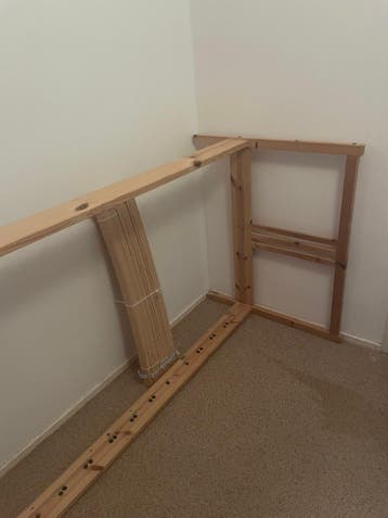 IKEA bed 1 persoons hout GRATIS moet snel weg!