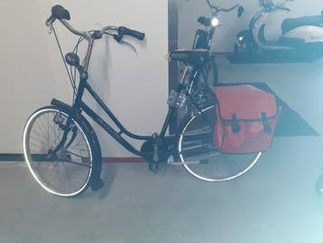 Gazelle damesfiets met lage instap en fietstassen