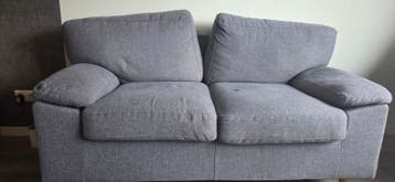 GRATIS GRATIS: Comfortabele grijze tweezitsbank (2 keer)