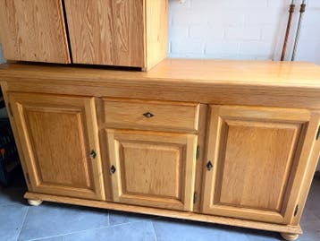 Gratis: Massief eiken dressoir met lades en deuren