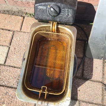 Gratis frituurpan zelf schoonmaken