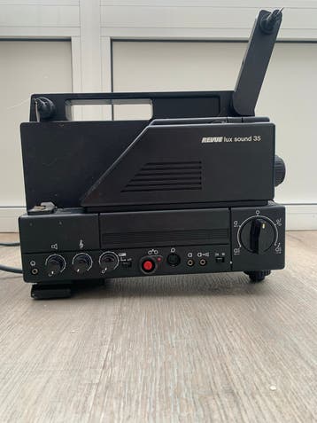 Revue Lux Sound 35 Super 8 Filmprojector lamp is defect
