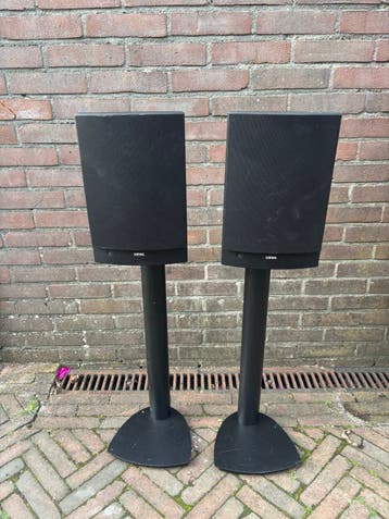 Loewe L 82 A Speakers met standaards - 2 stuks