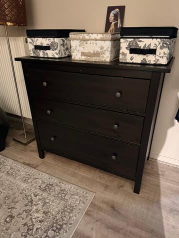 GRATIS: IKEA Hemnesladekast. Zwartbruin. 3 laden.
