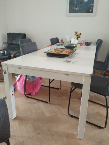 Ikea Bjursta uitschuifbaar eettafel
