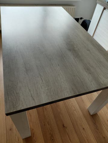Gratis!  Eettafel en salon tafel