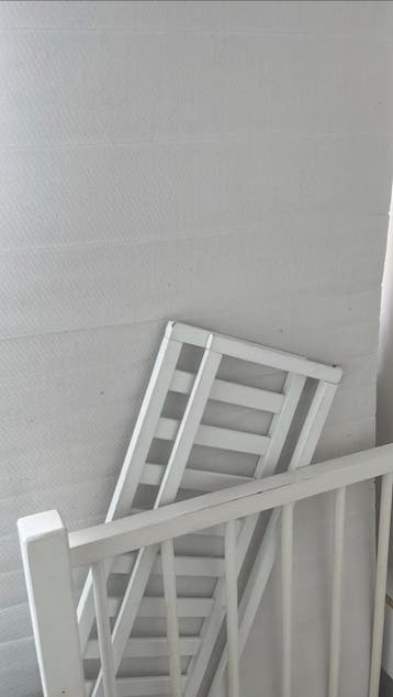 Een persoon matras gratis en bedhekje